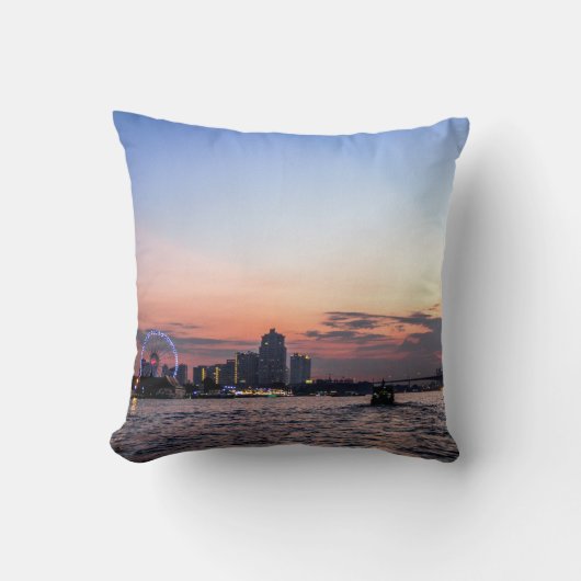 スタイリッシュ装飾用クッション クッション (正面)