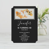 スタイリッシュ金ゴールドコイ魚誕生日 招待状 (スタンド正面)