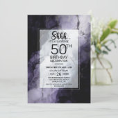 スタイリッシュ パープル マーブル サプライズ 50歳の誕生日パーティー 招待状 (スタンド正面)