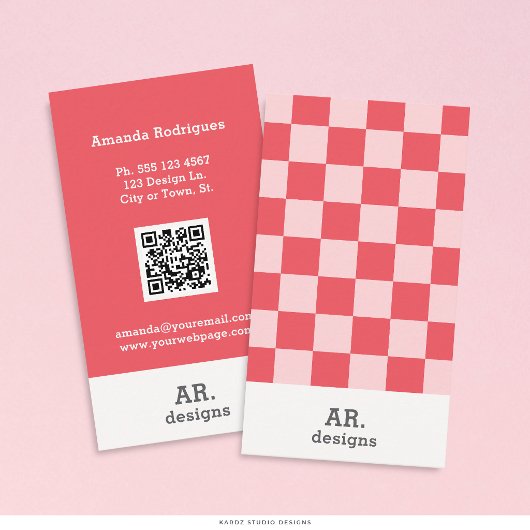 スタイリッシュ ピンク レッド チェッカーQR 名刺