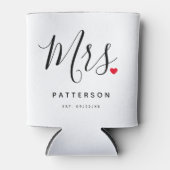 スタイリッシュ Mrs. カスタム苗字と日付の結婚式 缶クーラー (正面)