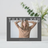 スタイリッシュVoguishグレーのシック頭が切れるグラット写真 サンキューカード (スタンド正面)