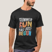 スタイルで太陽を受け入れる:夏のおもしろいTシャツ Tシャツ (正面)