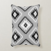 スタイルアステカモチーフビッグパターン白黒グレー アクセントクッション (正面(垂直))