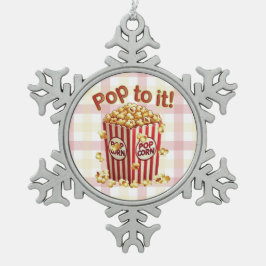 スタイル付きポピポップ・アートのン – "それに！" スノーフレークピューターオーナメント