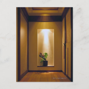 スタイル日本のインテリアと花を持つ ポストカード