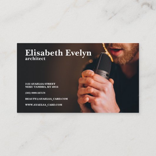スタジオでマイクを歌う歌手 名刺 (裏面)