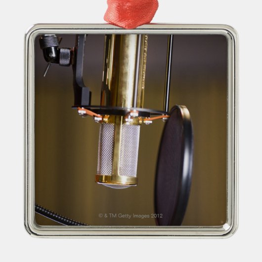 スタジオのマイクロフォン メタルオーナメント (正面)