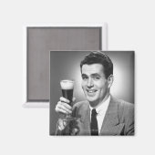 スタジオB&Wでビールのグラスを持つ男性 マグネット (正面/裏面)