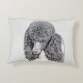 スタンダードプードルブラックパ絵画ティの曲 – Dog Art アクセントクッション (裏面)