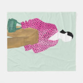 スタンディングファッション姿-水玉模様トップ フリースブランケット (正面(横))