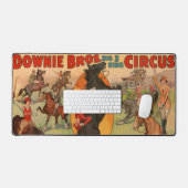 スタントをしている多くの馬を示すサーカスのポスター。 デスクマット (キーボード&マウス)