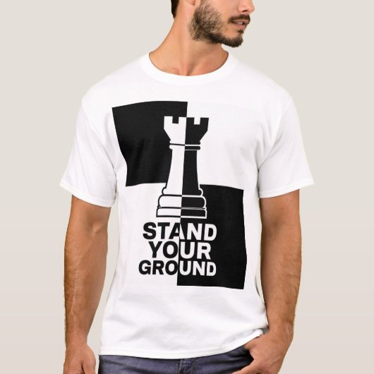 スタンド・ユア・グラウンド チェスのルーク Tシャツ (正面)
