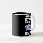 スタンプ集めシャツ旅行者と自然恋人 ツートーンマグカップ (正面右)