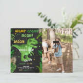 スタンプ チョンプ アンド ロア!恐竜の誕生日写真 招待状 (スタンド正面)