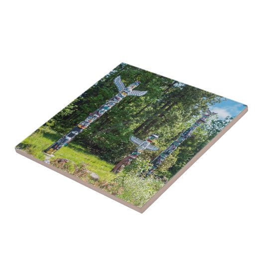 スタンリー公園のトーテムポール、バンクーバー、カナダ タイル (側面)