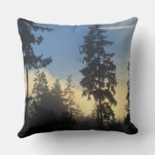 スタンリー公園、森、海洋層転が霧の中 クッション (裏面)