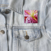 スターガーザーリリーブライトマゼンタフローラ 缶バッジ (インサイチュ)