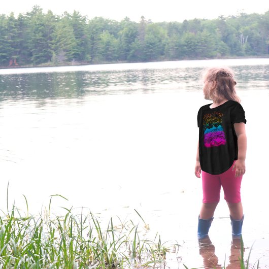 スターズの下で眠るキャンプ旅行Tシャツ Tシャツ