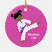 スターズパープルベルトテコンドガールパーソナライズされた セラミックオーナメント (正面)
