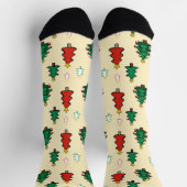 スタートッパーのシームレスなパターンを持つクリスマスツリー ソックス (上部)