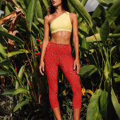 スターバストオンキャンディアップルパターンヨガ カプリレギンス