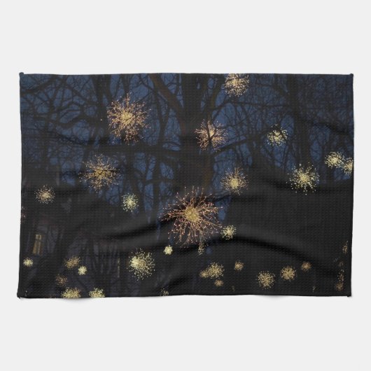 スターバストライトの木々、夜の休日のキッチン キッチンタオル (横)