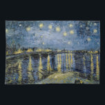 スターリーナイトビンセントファンゴッホ キッチンタオル<br><div class="desc">コーデビルの茅葺きコテージ。ヴィンセント・ウィレム・ヴァン・ゴッホ。濃い青と黄色の色調の夜景。川に橋が架かっている。手前では、男性と女性が堤防に沿って歩くである。星が空輝くにある。パブリックドメインにおける有名な芸術作品の複製。</div>