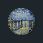 スターリーナイトビンセントファンゴッホ マグネット<br><div class="desc">コーデビルの茅葺きコテージ。ヴィンセント・ウィレム・ヴァン・ゴッホ。濃い青と黄色の色調の夜景。川に橋が架かっている。手前では、男性と女性が堤防に沿って歩くである。星が空輝くにある。パブリックドメインにおける有名な芸術作品の複製。</div>