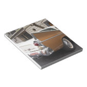 スチュデベーカーシルバークラシックホークの車が ノートパッド (アングル)