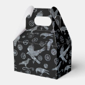 スチームパンクシルバー亜鉛ギア&カラスモノグラム切妻 フェイバーボックス (裏面サイド)