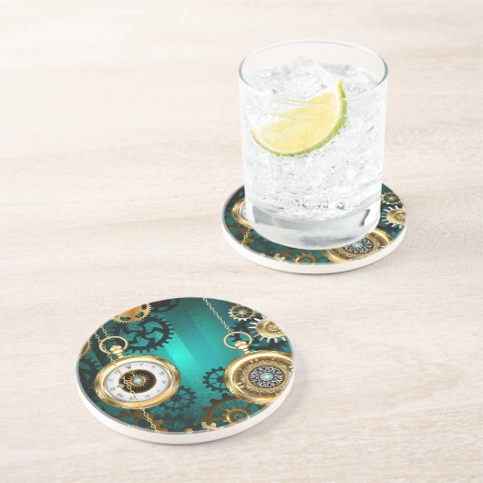 スチームパンクジュエリーが緑の背景で見守る コースター (側面)