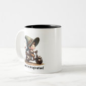 スチームパンクスクーターに乗って幸せな子ども ツートーンマグカップ (正面左)