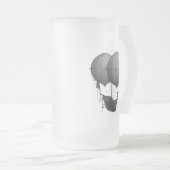 スチームパンクデザイン白黒飛んでいる機械 フロストグラスビールジョッキ (正面右)