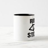 スチールに乗る ツートーンマグカップ (中央)