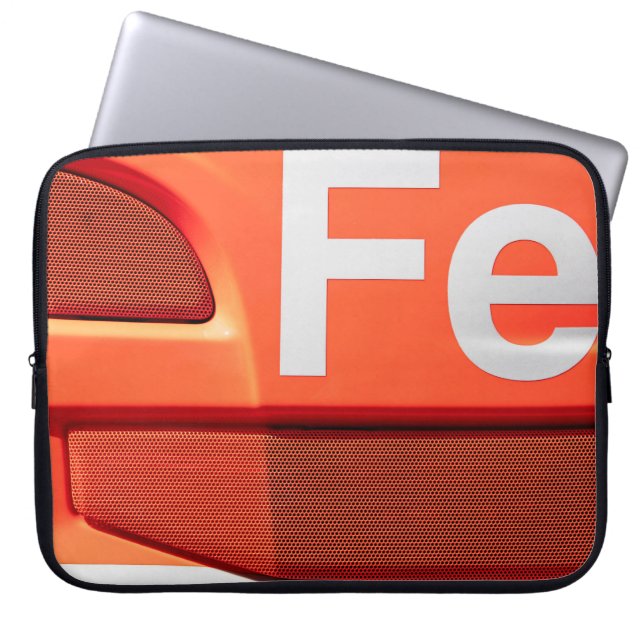 スチール ラップトップスリーブ (正面)