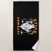 スティックまたはトリートナース不気味ナース衣装おもしろいハ ビーチタオル (正面)