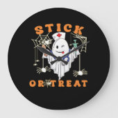 スティックまたはトリートナース不気味ナース衣装おもしろいハ ラージ壁時計 (正面)