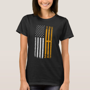 スティックシフトアメリカ国旗のマッスルカー6ギアメカ Tシャツ