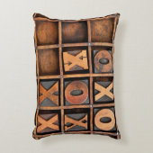 スティックタックトゥまたはノーツとクロスのゲーム – ヴィンテージ アクセントクッション (正面(垂直))