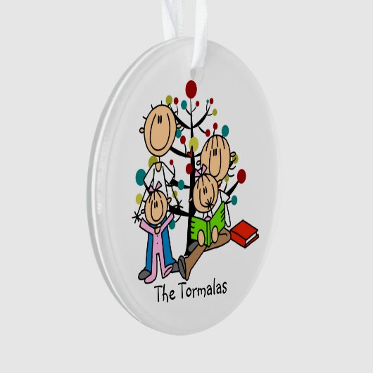スティックフィギュア両親、2女の子ホリデーオーナメント オーナメント (正面)