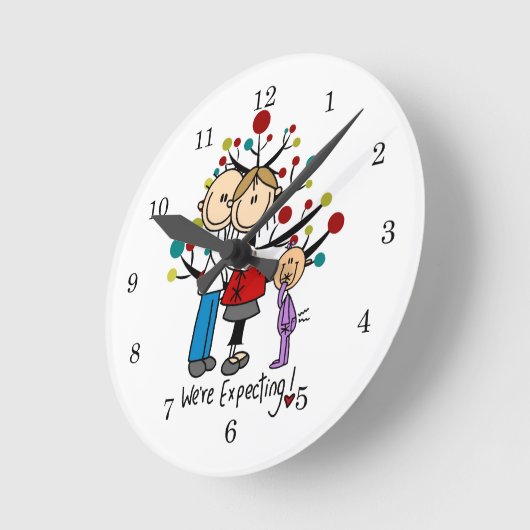 スティック数字の期待の両親の女の子 ラウンド壁時計 (傾斜)