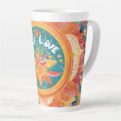 ステイインスパイア-やる気を起こさせるデザインと隆起 カフェラテマグ (右アングル)