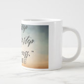 ステイインスパイア-やる気を起こさせるデザインと隆起 ジャンボコーヒーマグカップ (右)