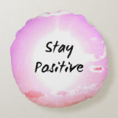 ステイポジティヴカラフル引用文ピンクスカイ ラウンドクッション (裏面)