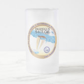 ステインを飲んでいる公式の酔った船員 フロストグラスビールジョッキ (中央)