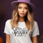 ステイ不気味ウィッチウィッチハロウィーンおもしろい Tシャツ<br><div class="desc">Tシャツ「ステイ・ウィッチ」でハロウィン不気味の魅力をおもしろい引き出す。最も不気味なシーズンとして、邪悪なユーモアと不気味なスタイルの祝世界に潜り込む。ユーモアの祝ひねりを伴うシーズン。不気味で面白い表現を作る。あなたのハロウィーンのワードローブに魅力的な追加は、確実にスマイルを楽しむ。</div>