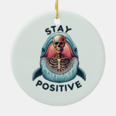 ステイ前向き – スケルトンとクジラ セラミックオーナメント (裏面)