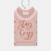 ステイ居心地の良いピンクウィンターセーターモノグラムファミリー ギフトタグ (正面)
