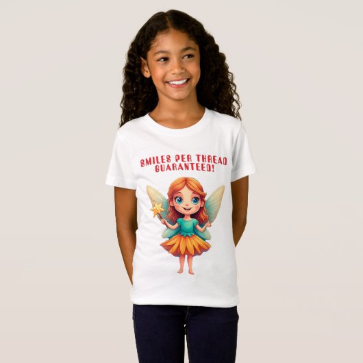 ステッキと羽を持つ可愛い妖精の女の子 Tシャツ (正面フル)